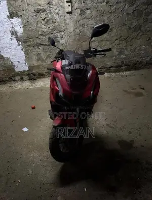 Honda ADV 160 2025 Motorbike (Used)