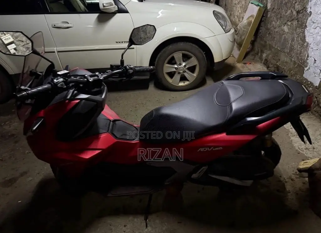Honda ADV 160 2025 Motorbike (Used)