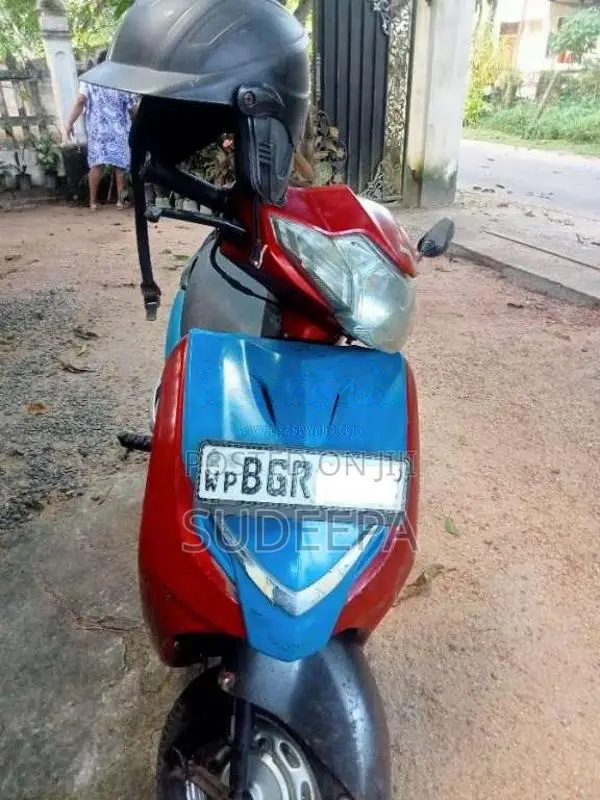 Nissan Duet 2016 Motorbike (Used)
