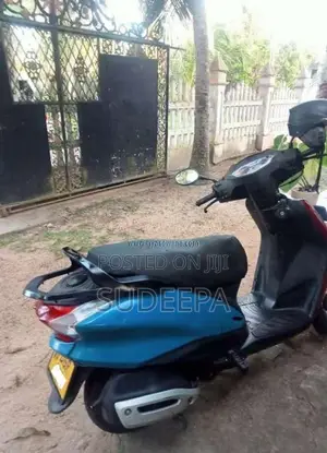 Nissan Duet 2016 Motorbike (Used)