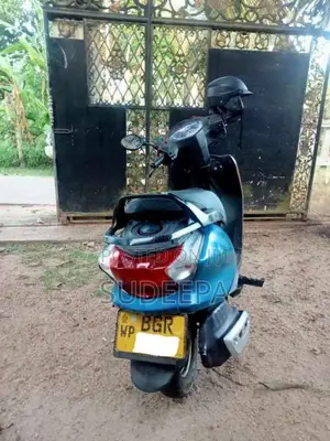 Nissan Duet 2016 Motorbike (Used)