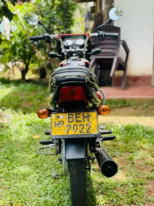 Bajaj CT-100 2016 Motorbike (Used)
