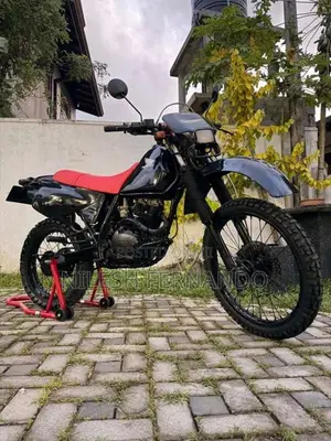 Honda Xlr 1999 Motorbike (Used)
