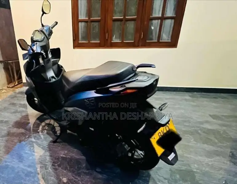 Hero Xoom 125 2025 Motorbike (Used)