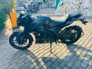 Bajaj Pulsar N160 2025 Motorbike (Used)