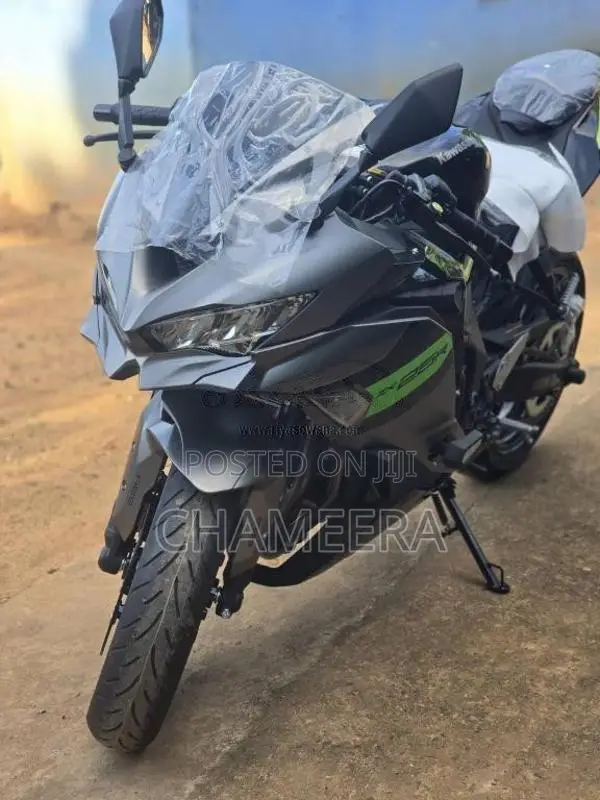 Kawasaki ZX25R SE 2026 Motorbike Brand New