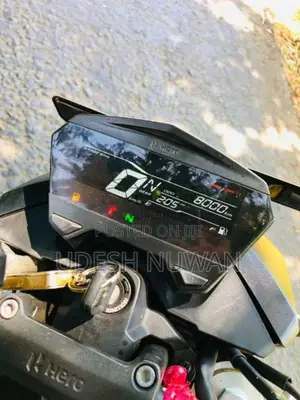 Hero Hunk 2025 Motorbike (Used)