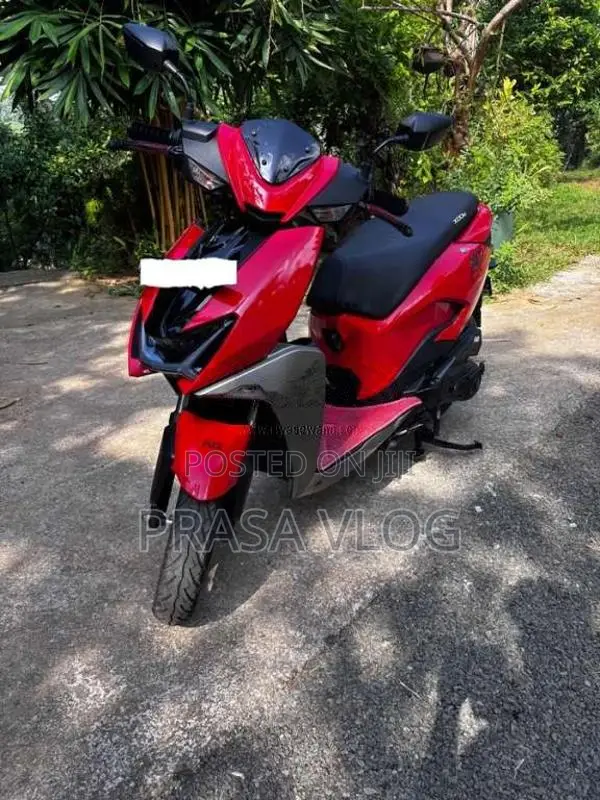 Hero Xoom 2025 Motorbike (Used)
