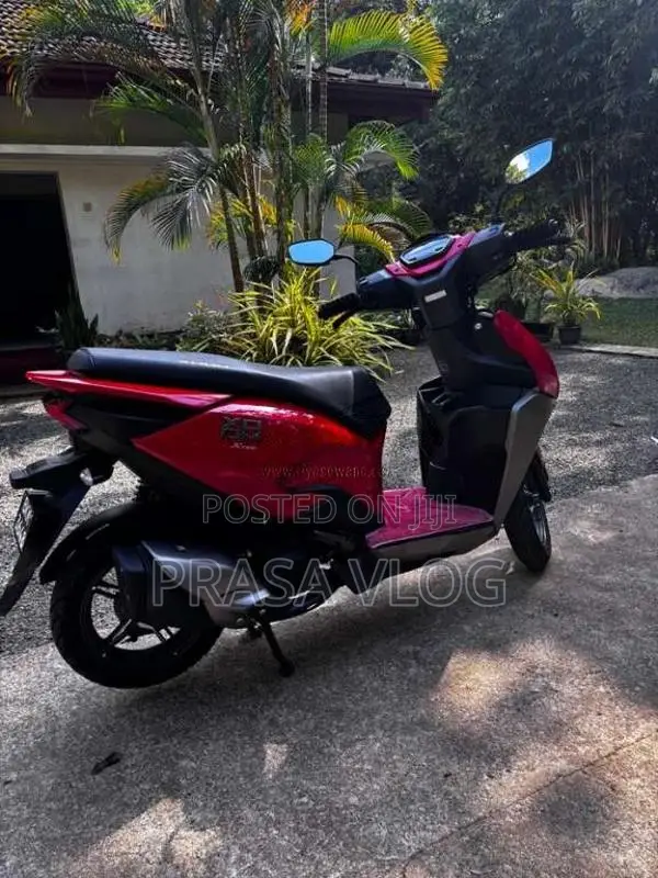 Hero Xoom 2025 Motorbike (Used)
