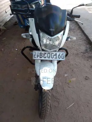 Hero-Honda Hunk 2015 Motorbike (Used)