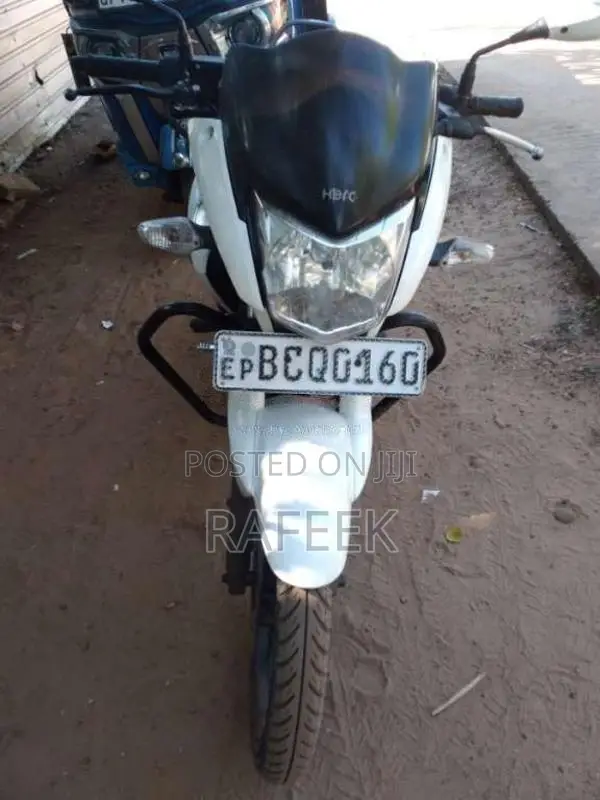 Hero-Honda Hunk 2015 Motorbike (Used)