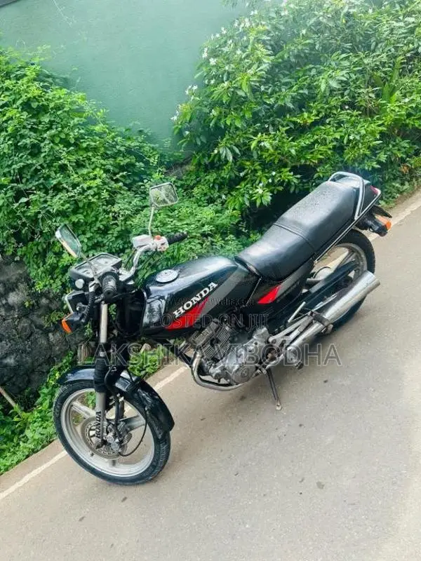 Honda CB 125 2002 Motorbike (Used)