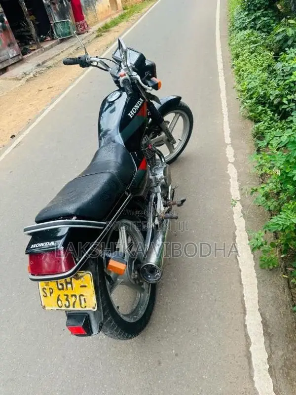 Honda CB 125 2002 Motorbike (Used)