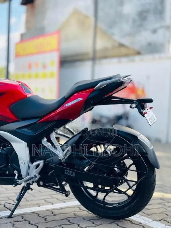 Bajaj Pulsar N160 2025 Motorbike (Used)