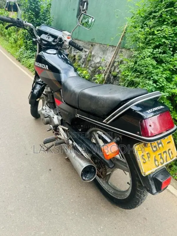 Honda CB 125 2002 Motorbike (Used)