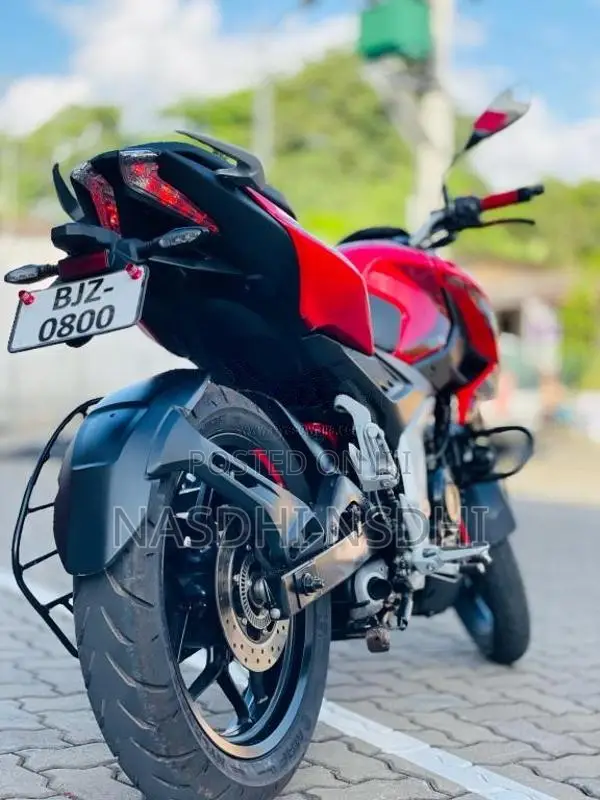 Bajaj Pulsar N160 2025 Motorbike (Used)