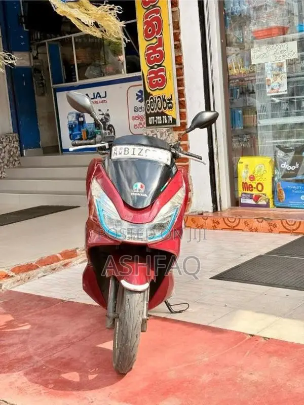 Honda Pcx 2020 Motorbike (Used)