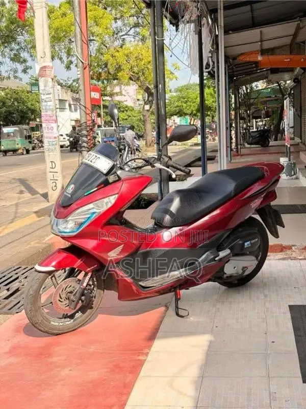 Honda Pcx 2020 Motorbike (Used)