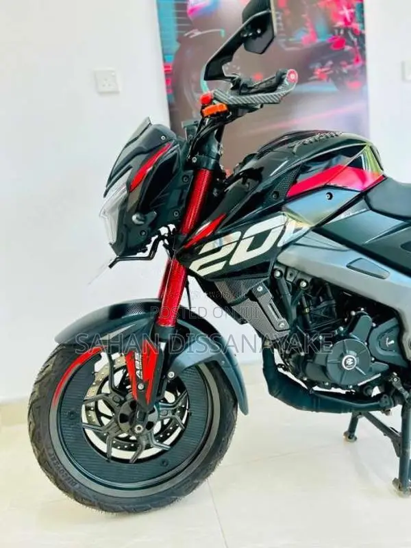 Bajaj Pulsar NS200 2025 Motorbike (Used)