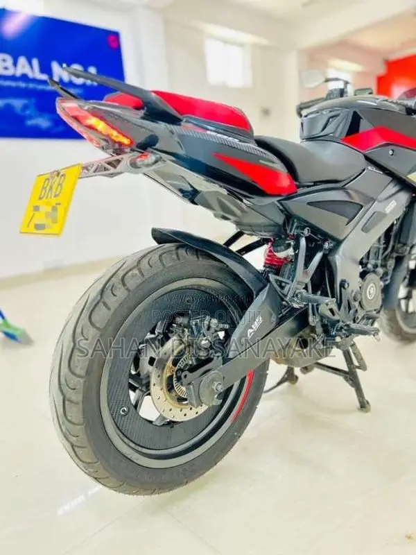 Bajaj Pulsar NS200 2025 Motorbike (Used)