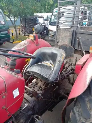 Massey-Ferguson 240 1986 Tractor (Used)