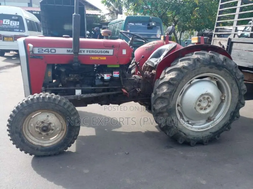 Massey-Ferguson 240 1986 Tractor (Used)