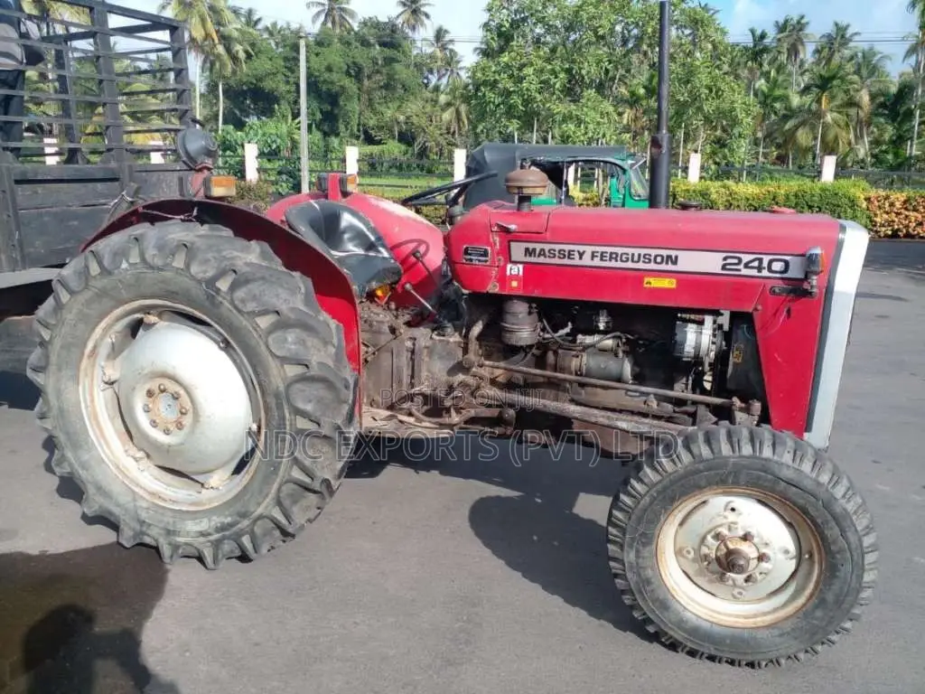 Massey-Ferguson 240 1986 Tractor (Used)