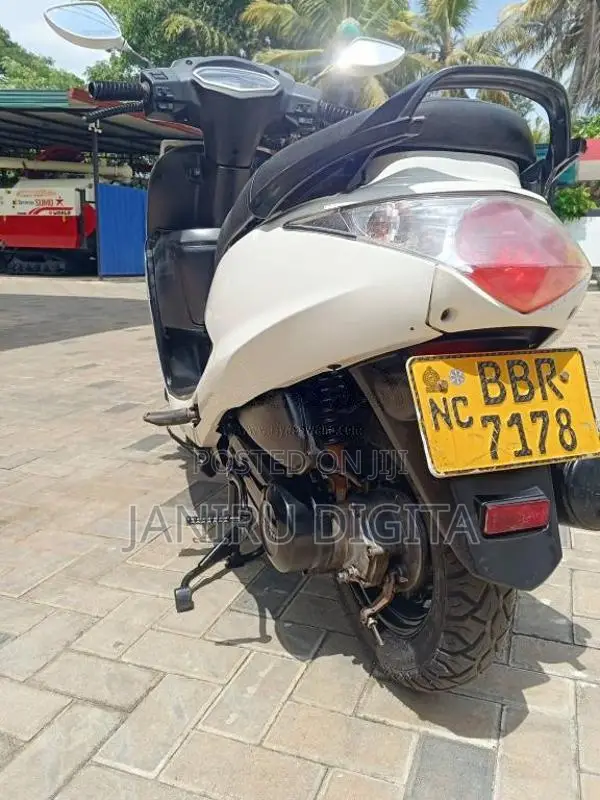 Hero Pleasure 2015 Motorbike (Used)