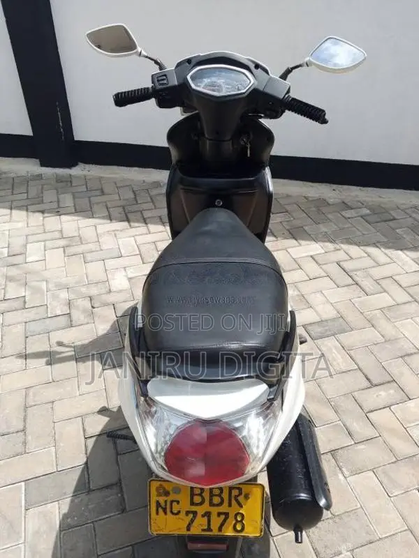 Hero Pleasure 2015 Motorbike (Used)