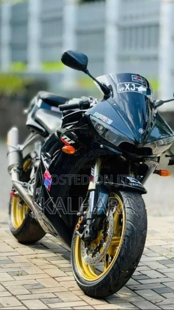 Yamaha R6 2006 Motorbike (Used)