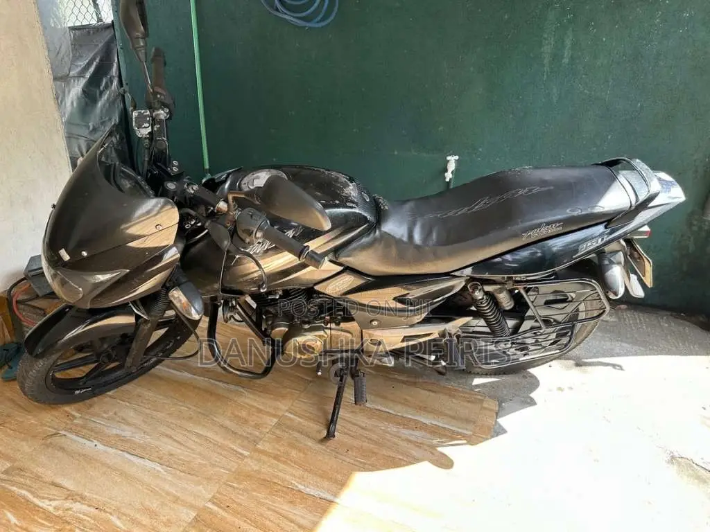 Bajaj Pulsar 2015 Motorbike (Used)