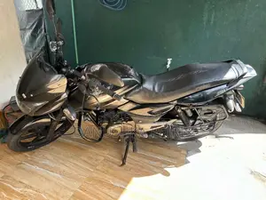 Bajaj Pulsar 2015 Motorbike (Used)