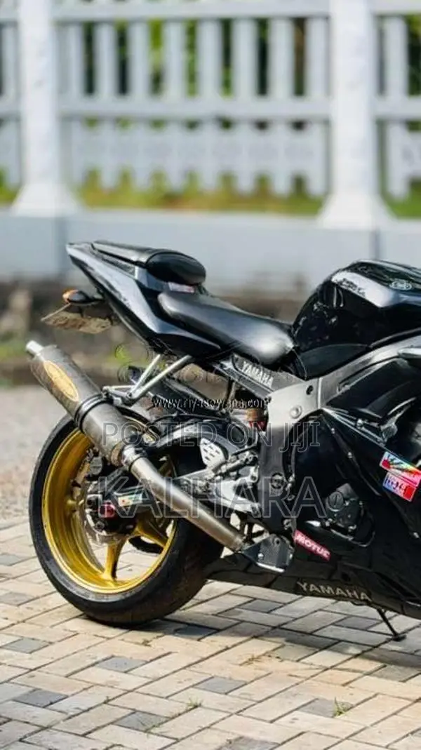 Yamaha R6 2006 Motorbike (Used)