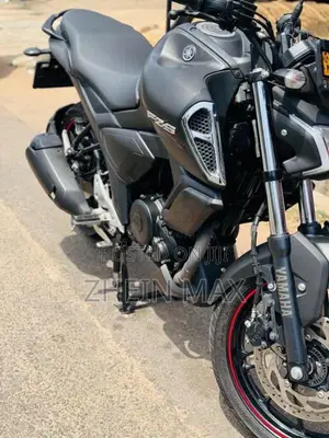 Yamaha FZV4 2025 Motorbike (Used)