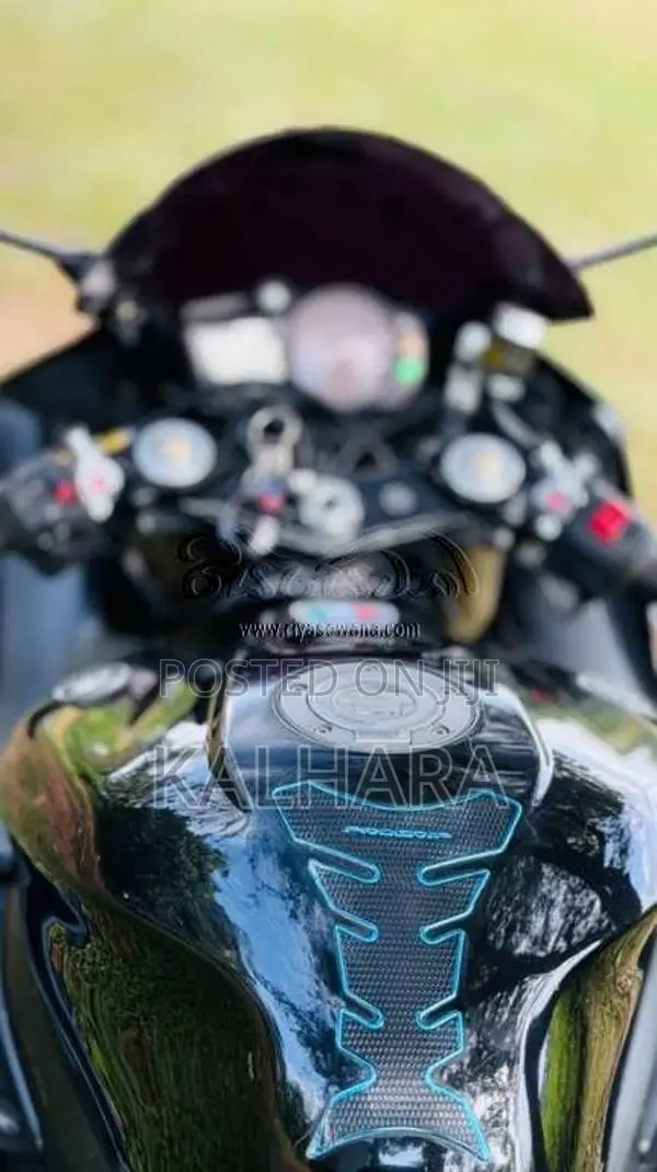 Yamaha R6 2006 Motorbike (Used)