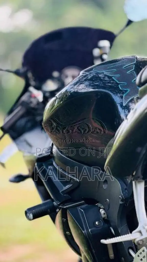 Yamaha R6 2006 Motorbike (Used)