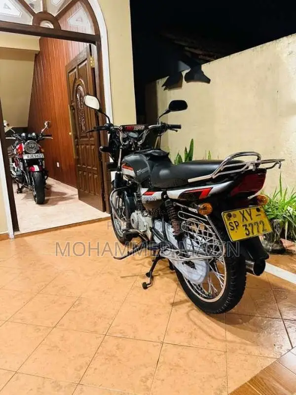 Bajaj CT-100 2012 Motorbike (Used)