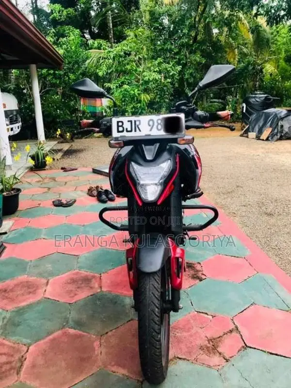 Bajaj Pulsar N125 2025 Motorbike (Used)