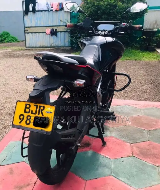 Bajaj Pulsar N125 2025 Motorbike (Used)