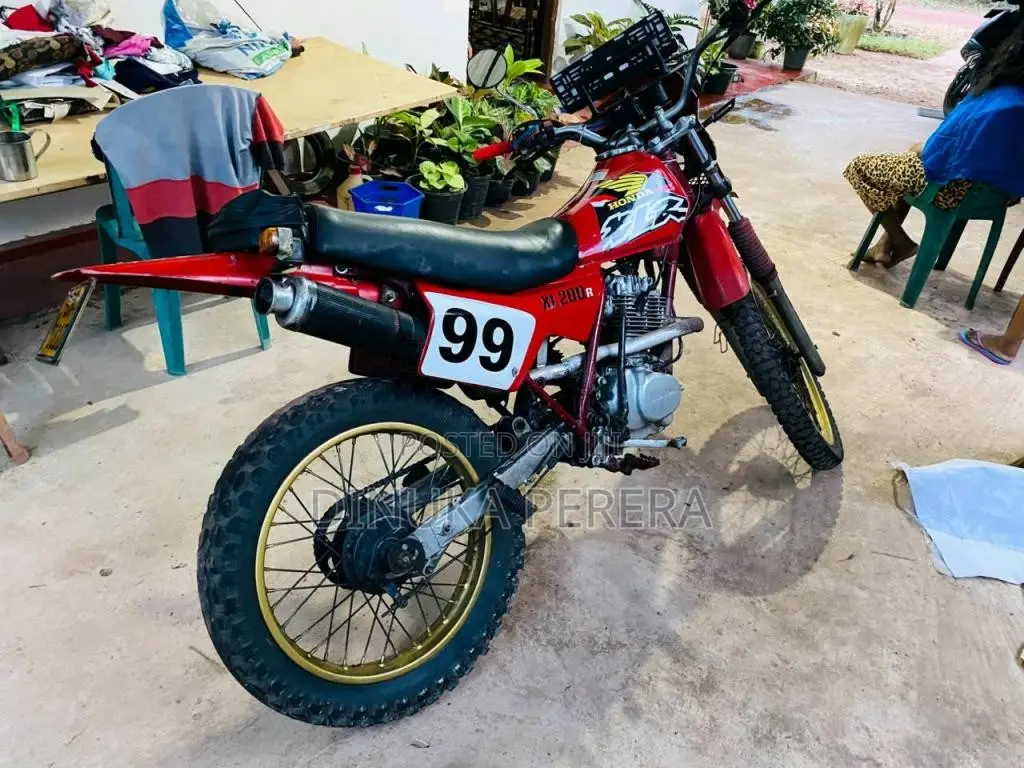 Honda XLR 1999 Motorbike (Used)