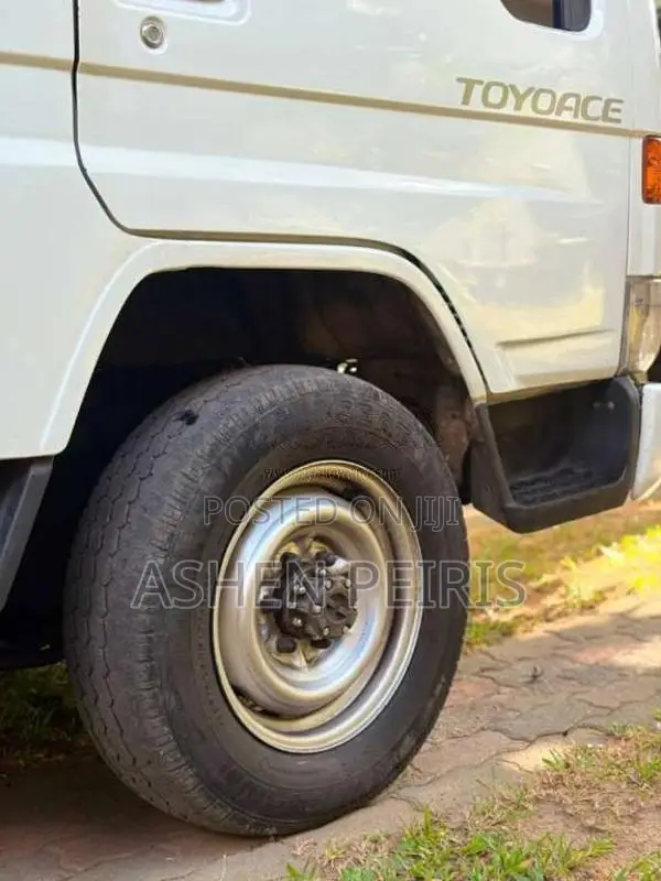 Toyota Toyoace 1998 Crew Cab (Used)
