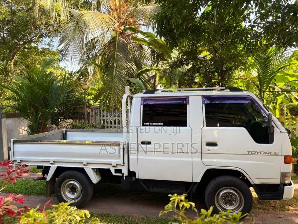 Toyota Toyoace 1998 Crew Cab (Used)