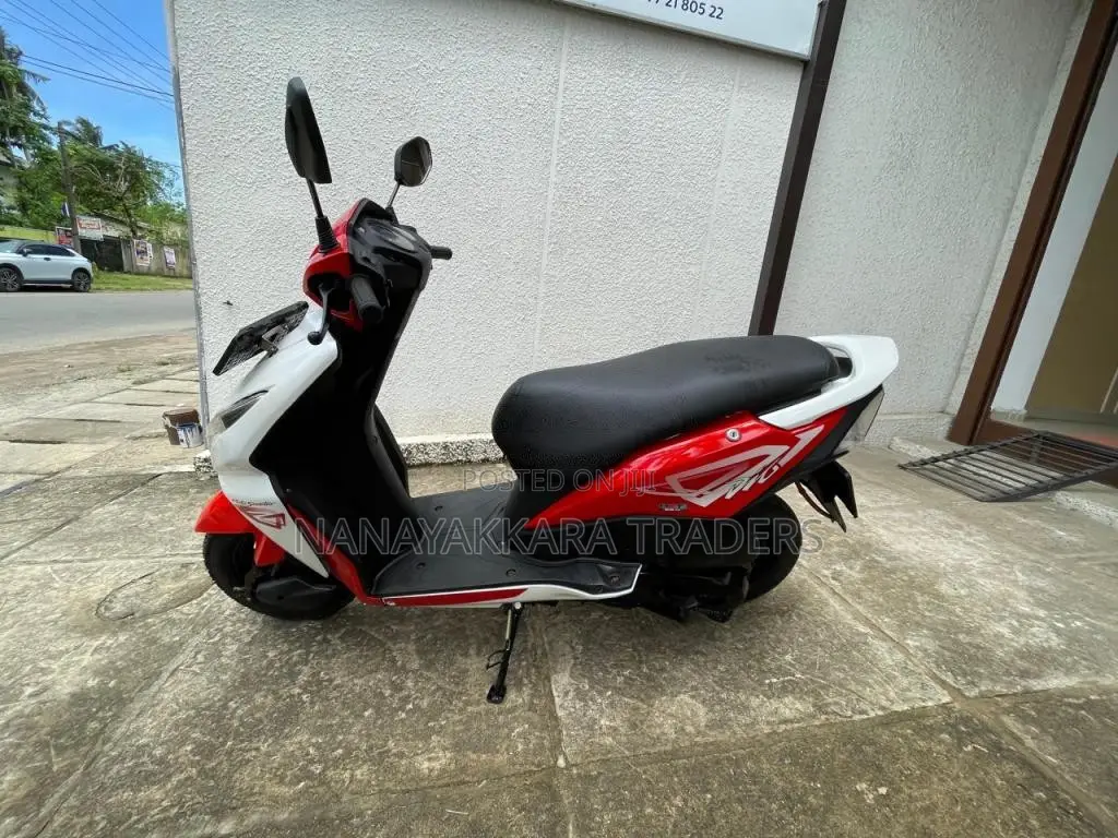 Honda Dio 2015 Motorbike (Used)