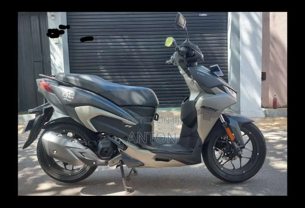 Hero Xoom 125 2025 Motorbike (Used)