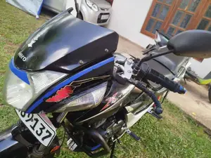 Hero-Honda Xtreme 2013 Motorbike (Used)