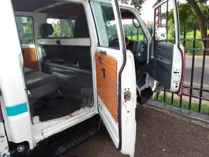 Toyota CrewCab Dual Purpose 2000 Crew Cab (Used)