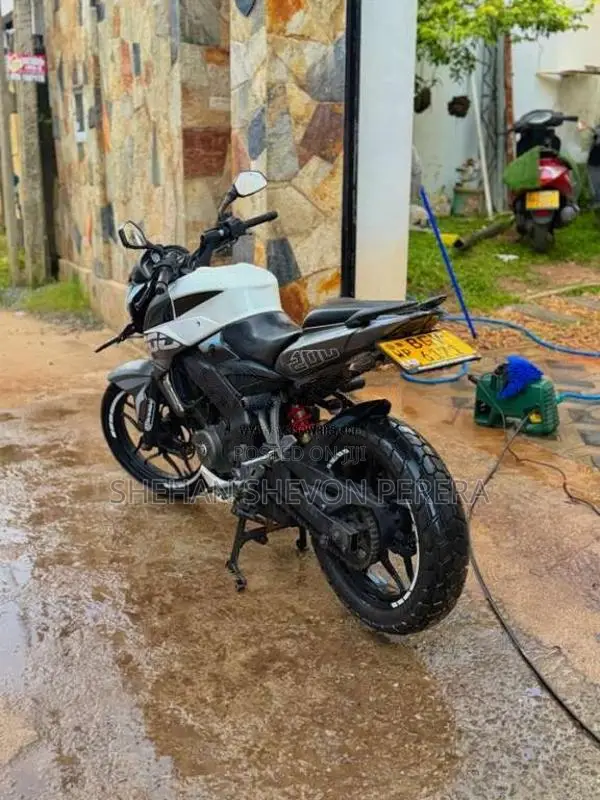 Bajaj Pulsar NS200 2018 Motorbike (Used)