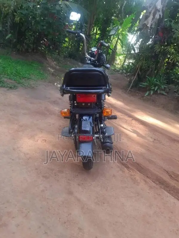 TVS XL100 Heavy Duty 2025 Motorbike (Used)