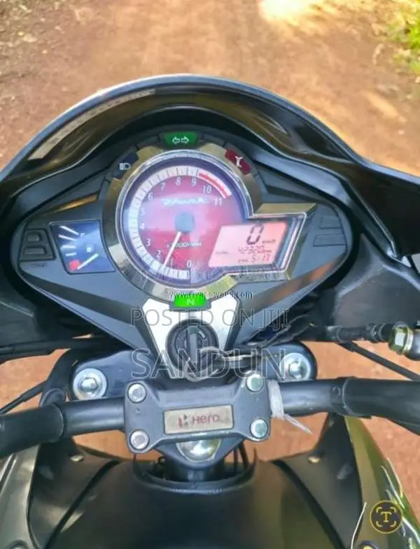 Hero Hunk 2019 Motorbike (Used)