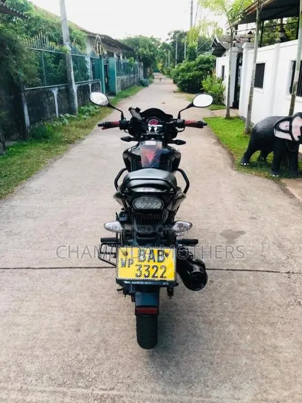 Hero-Honda Hunk 2013 Motorbike (Used)